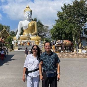 Meet your Posher, Khaing